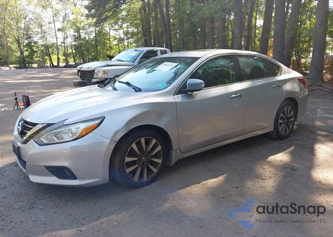 2017 Nissan Altima 2.5 Sv z USA, uszkodzony, nr VIN 1N4AL3AP3HC258196